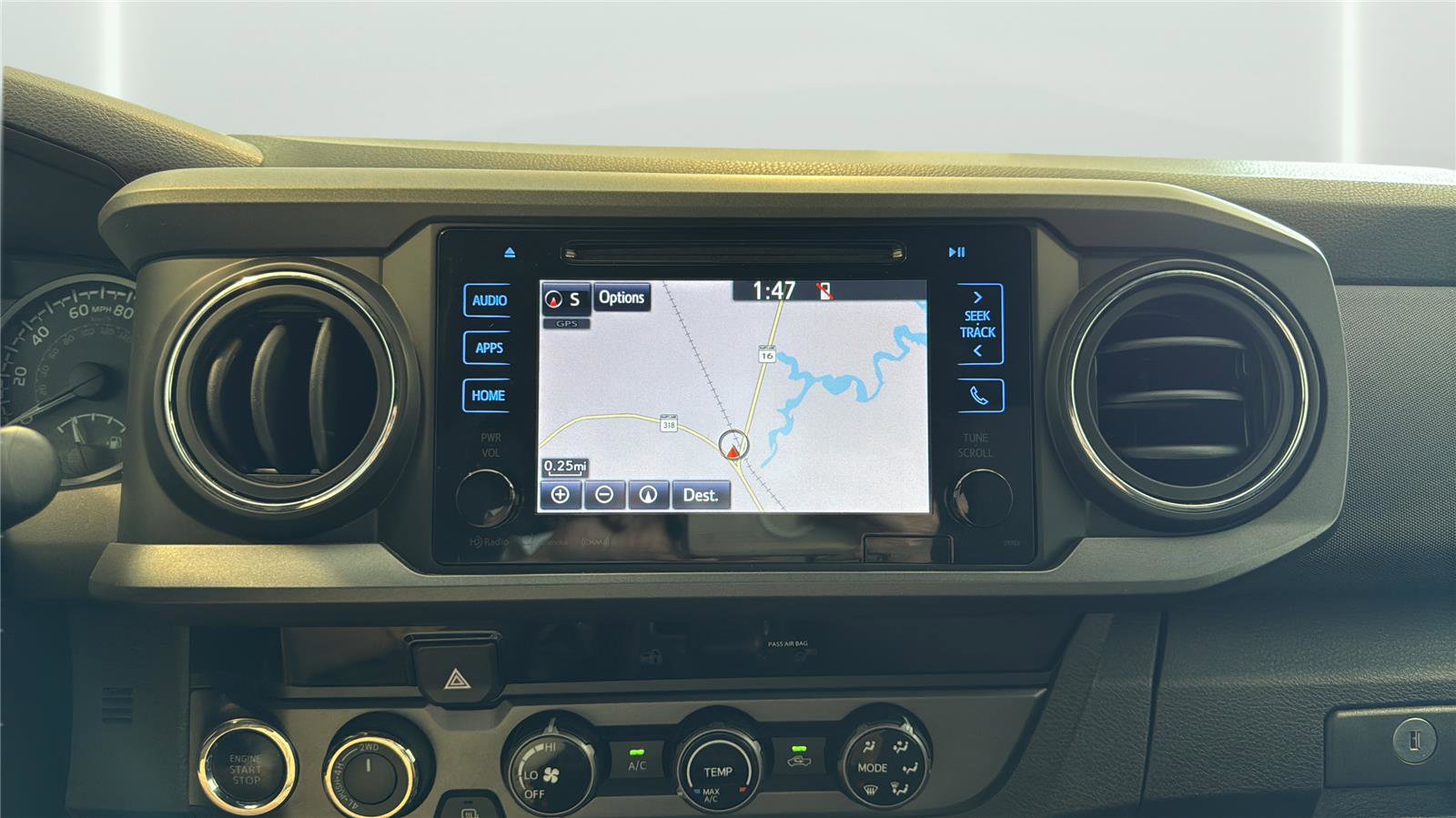 Used 2018 Toyota Tacoma TRD Off-Road w/ Technology Package AWD/4WD image 19