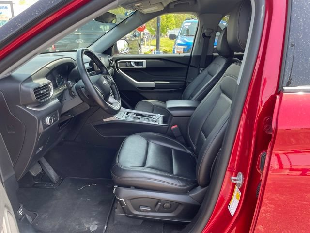 Certified 2020 Ford Explorer XLT w/ Equipment Group 202A AWD/4WD image 8
