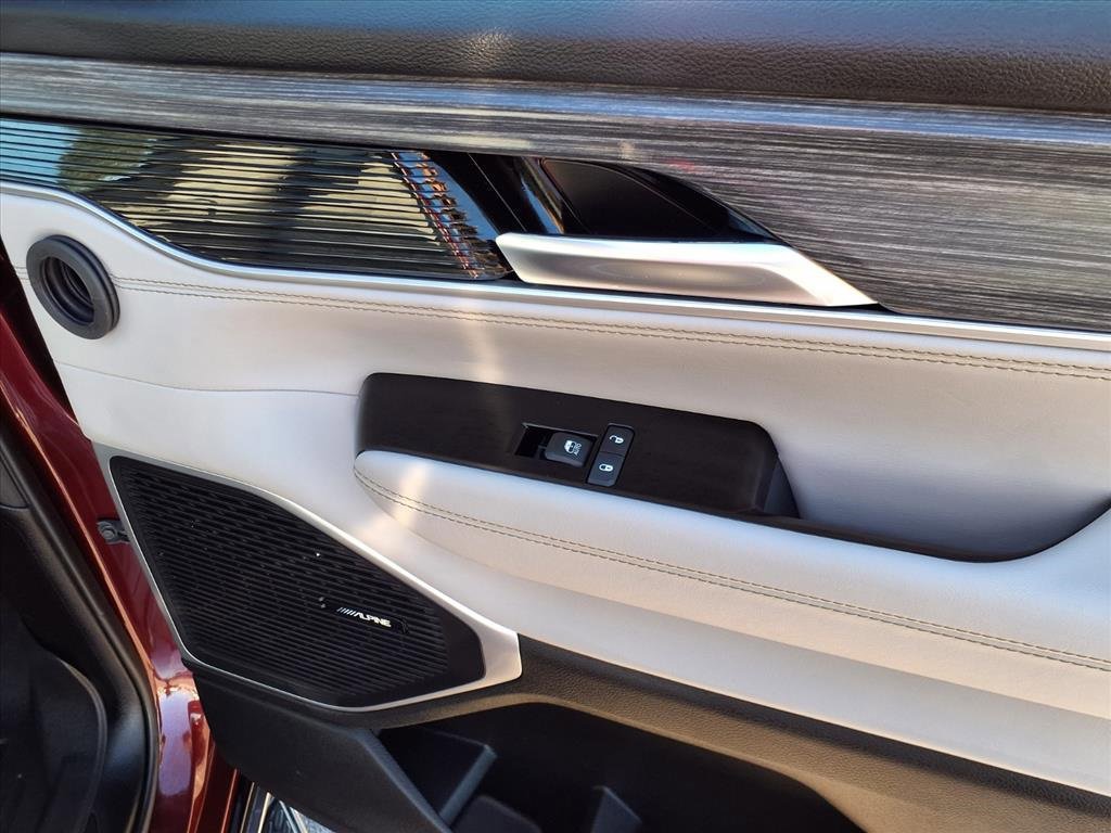 Used 2024 Jeep Wagoneer Series II w/ Premium Group I image 8