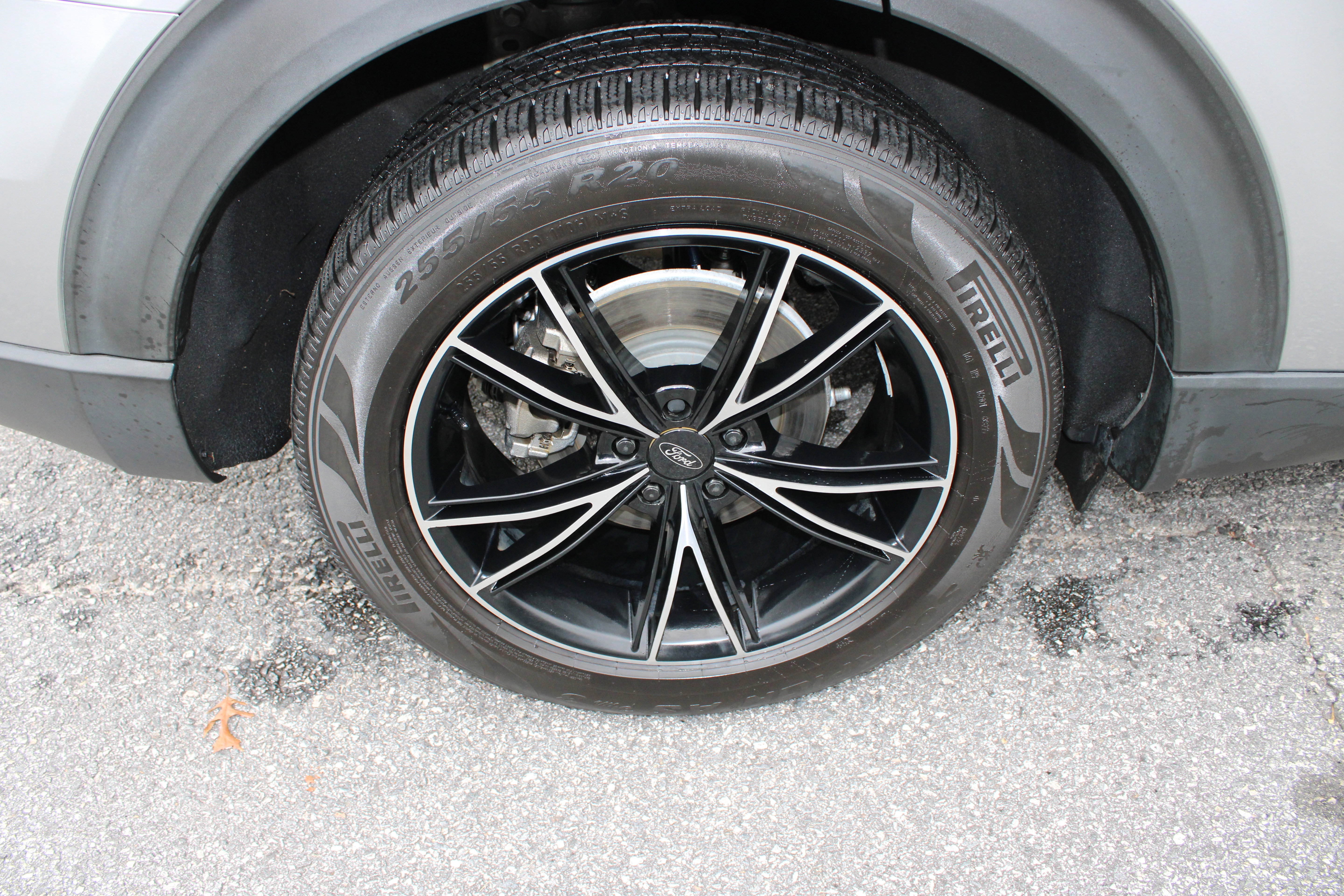 Certified 2021 Ford Explorer Limited w/ Equipment Group 301A image 12