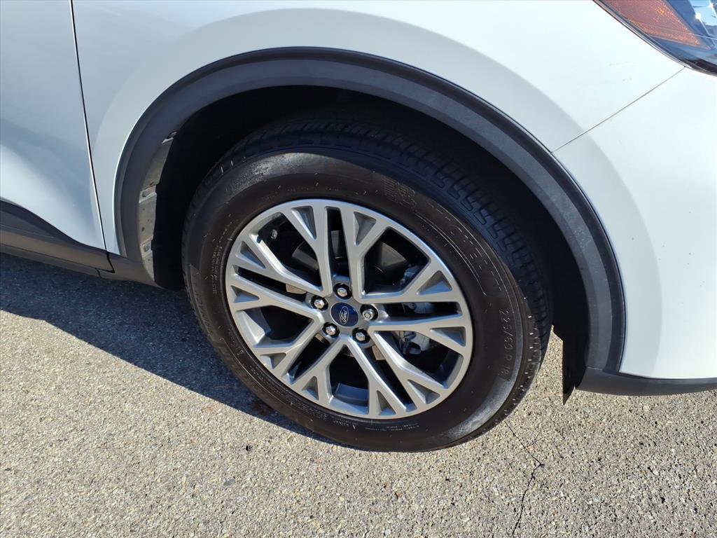 Certified 2022 Ford Escape SEL w/ Technology Package image 8