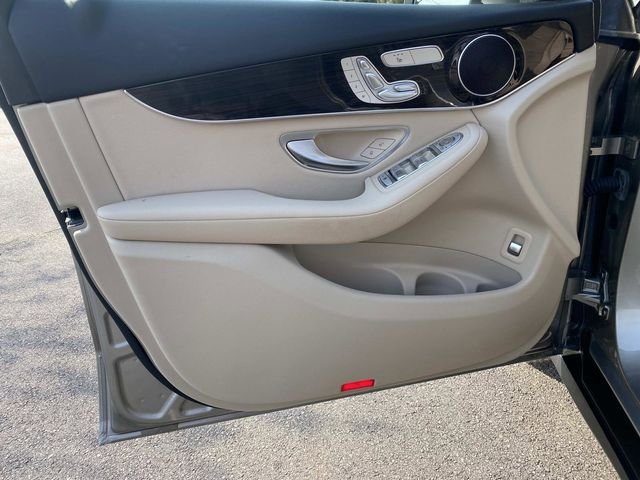 Used 2021 Mercedes-Benz GLC 300 image 16