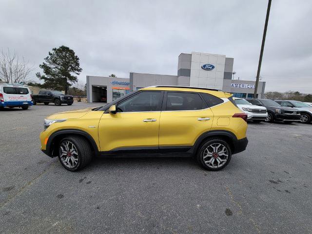 Used 2021 Kia Seltos SX w/ SX Sunroof Package image 2