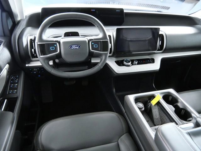 Certified 2025 Ford Expedition Active AWD/4WD image 4