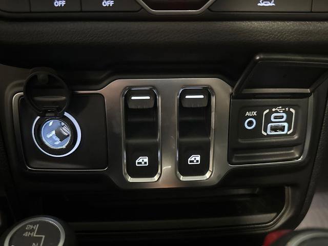 Used 2025 Jeep Wrangler Sport image 28