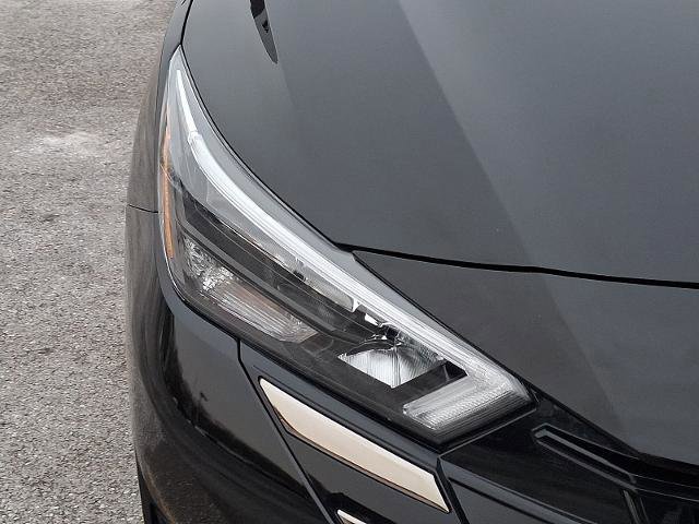 Used 2023 Nissan Versa SR w/ Trunk Package image 9