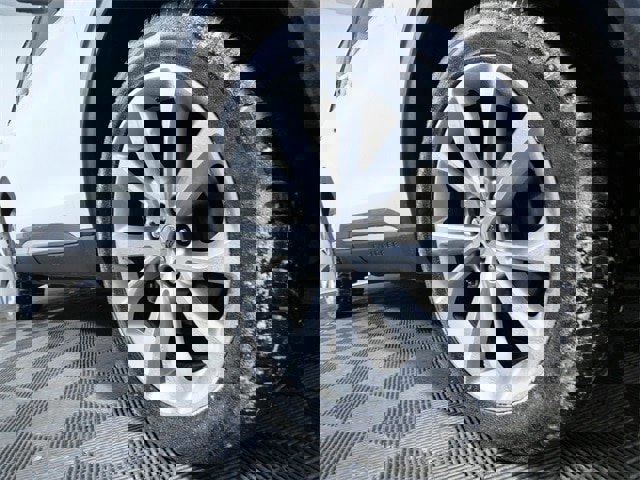 Certified 2021 Ford Explorer Platinum w/ Equipment Group 601A image 7