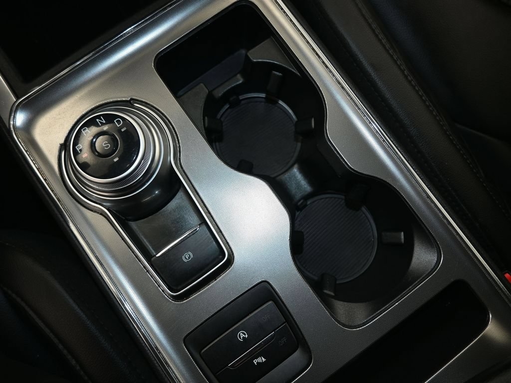 Certified 2024 Ford Edge Titanium AWD/4WD image 33