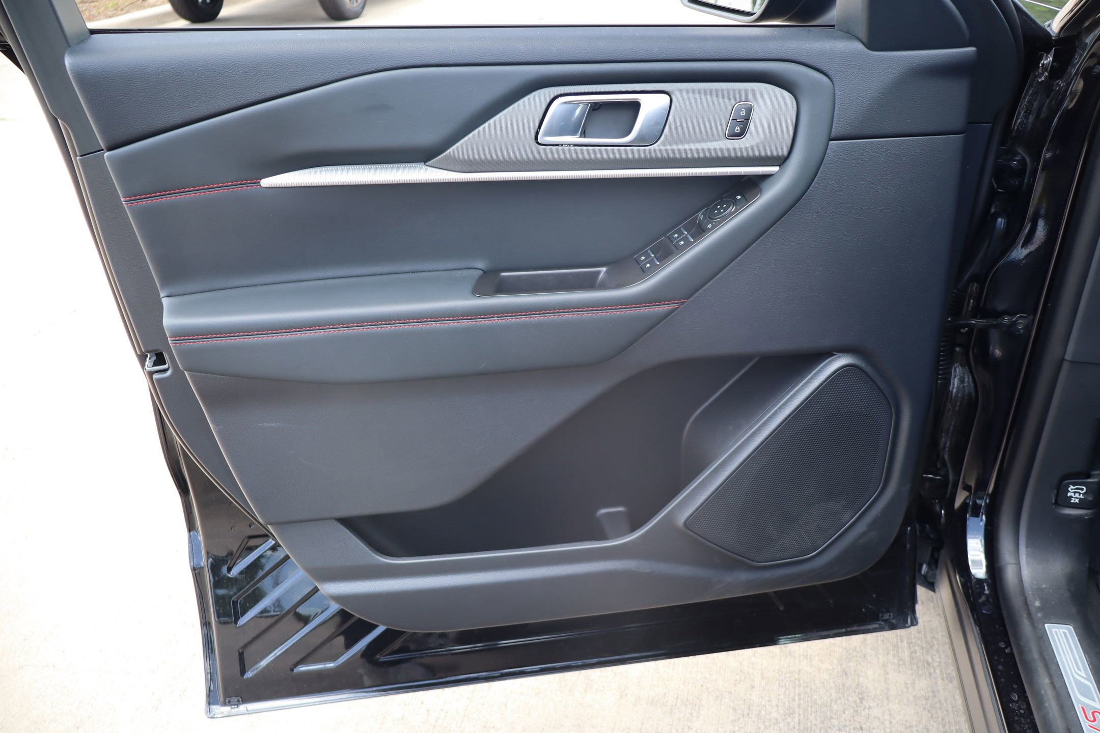 Certified 2026 Ford Explorer ST-Line RWD image 12