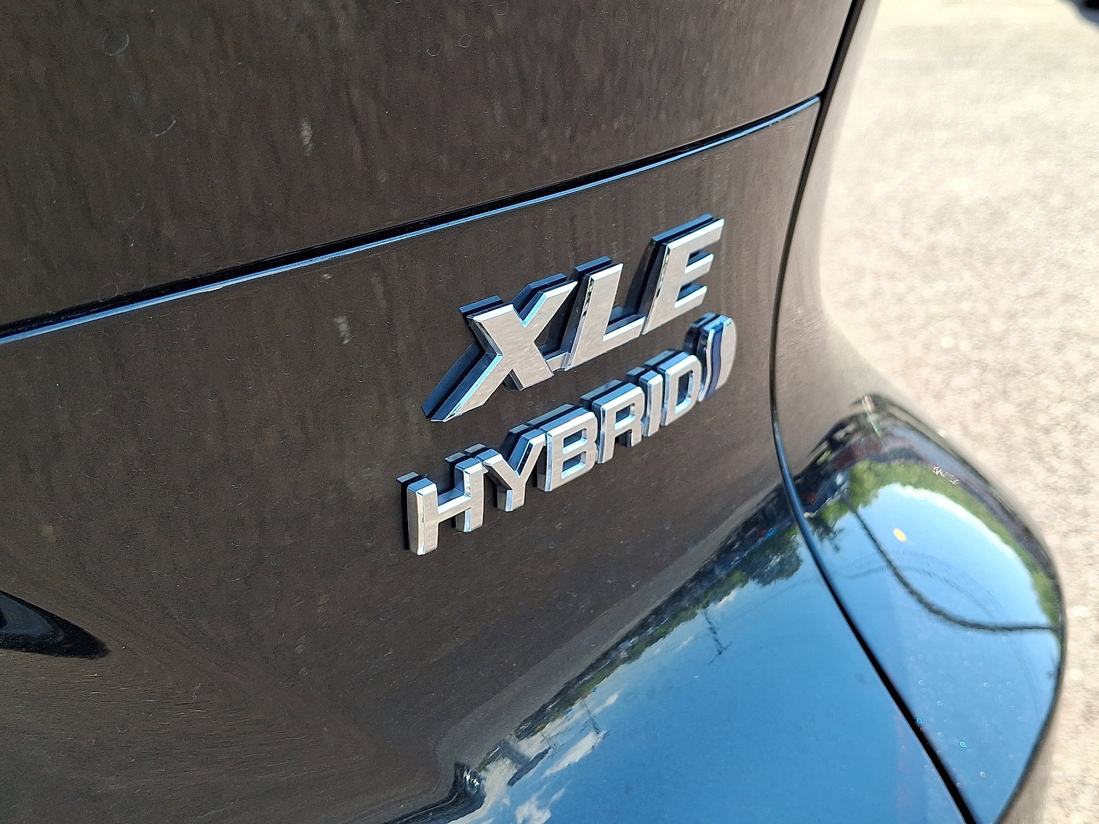 Used 2021 Toyota Venza XLE image 31