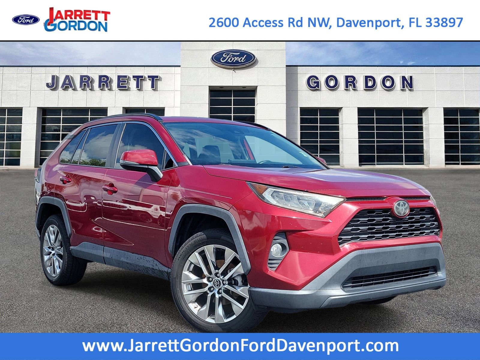Used 2019 Toyota RAV4 XLE Premium FWD image 1