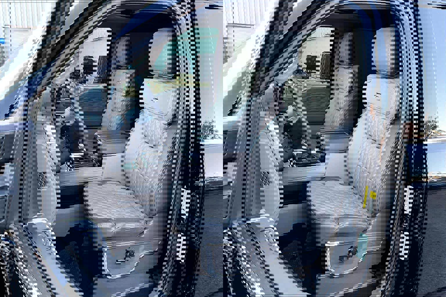 Certified 2025 Ford F250 Platinum w/ Platinum Plus Package image 10