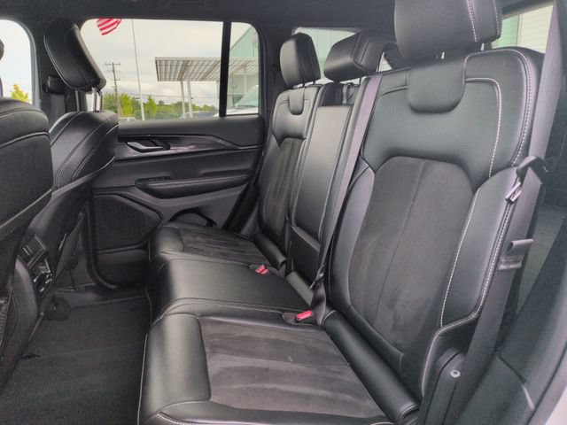 Used 2023 Jeep Grand Cherokee Altitude AWD/4WD image 24