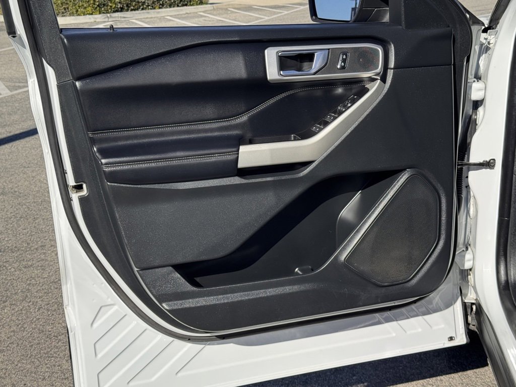 Certified 2021 Ford Explorer XLT w/ Class III Trailer Tow Package image 16