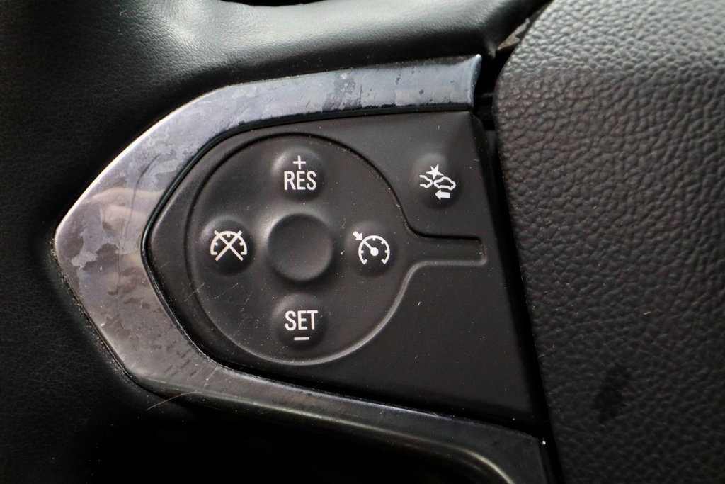 Used 2023 Chevrolet Traverse LT image 27