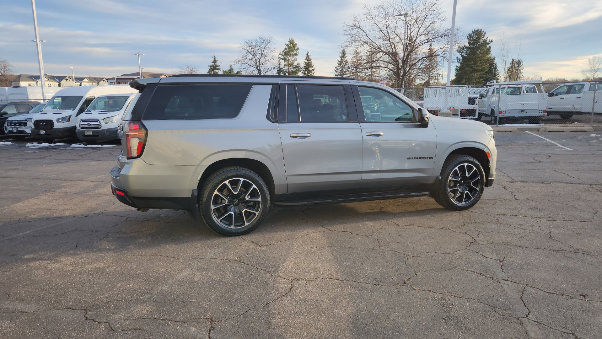 Used 2023 Chevrolet Suburban RST w/ Luxury Package image 13