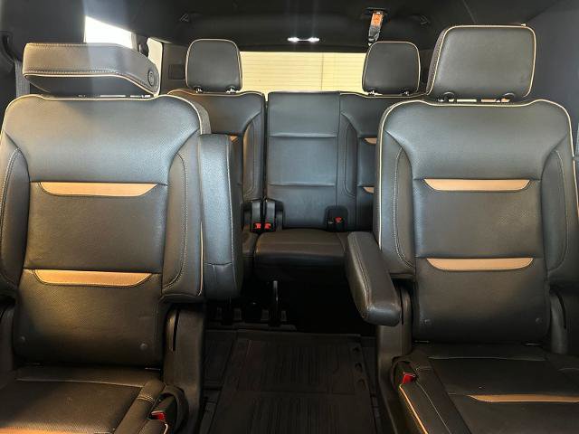 Used 2023 GMC Yukon XL AT4 w/ AT4 Premium Package AWD/4WD image 23