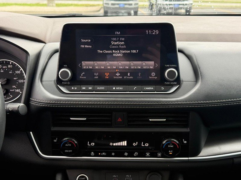 Used 2023 Nissan Rogue SV w/ SV Premium B Package FWD image 14