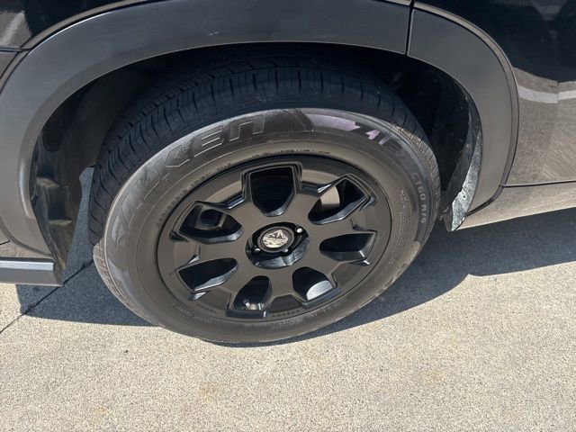 Used 2024 Toyota Highlander XLE image 11