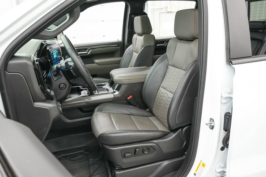 Used 2023 Chevrolet Silverado 1500 ZR2 w/ Technology Package image 16