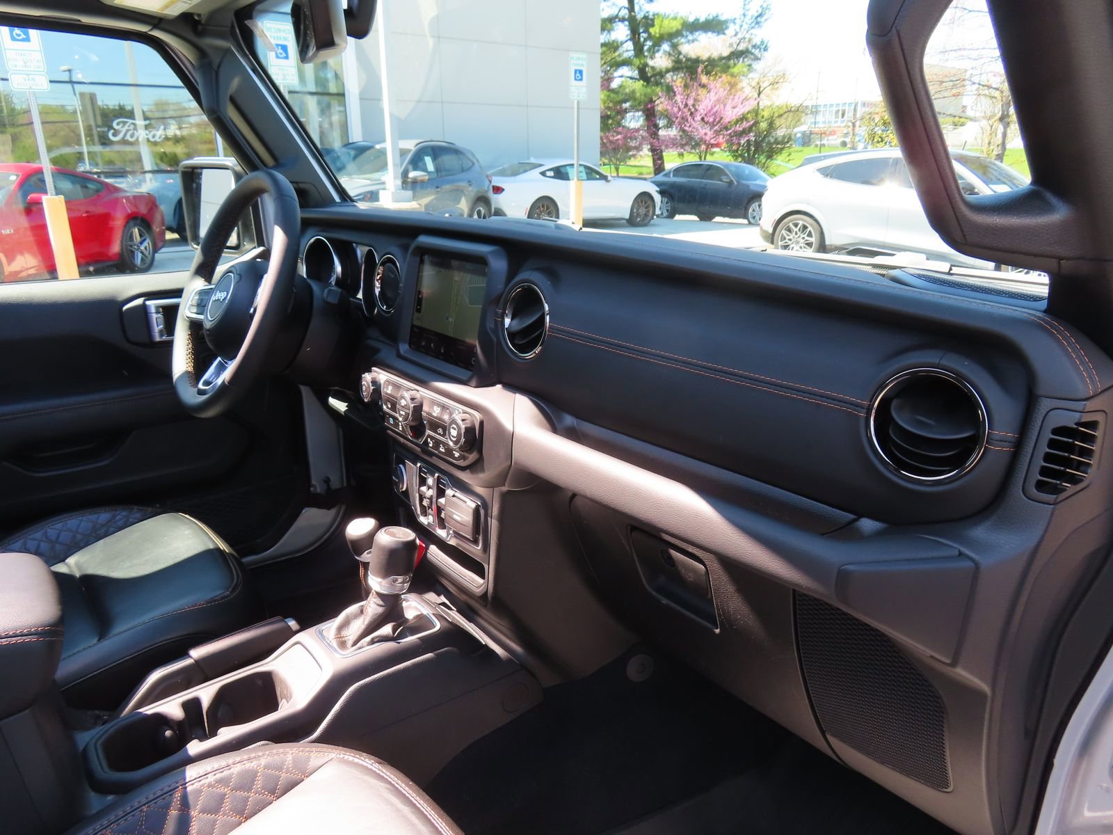 Used 2023 Jeep Wrangler Unlimited Sahara image 18