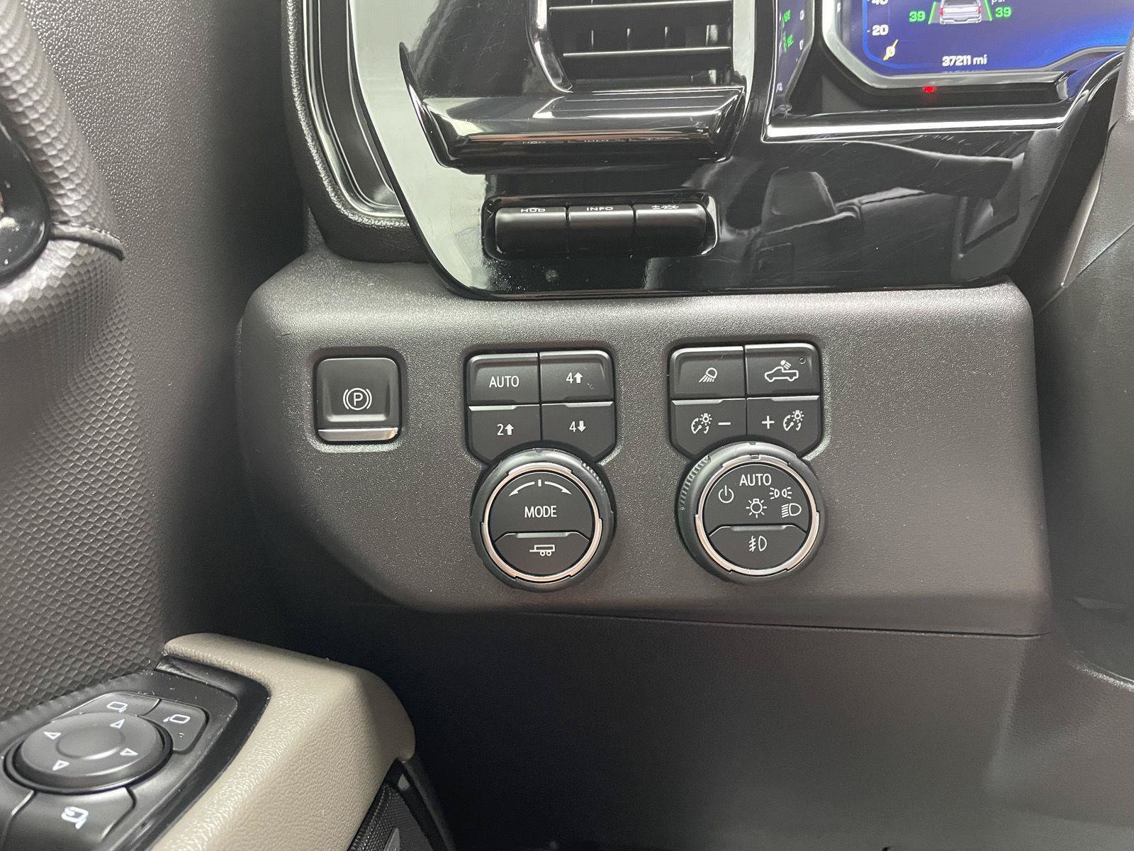 Used 2023 Chevrolet Silverado 1500 ZR2 w/ Technology Package AWD/4WD image 16