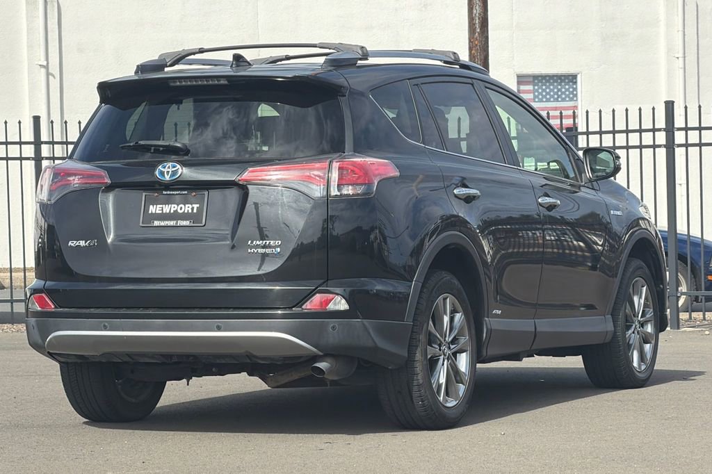 Used 2018 Toyota RAV4 Limited w/ Advanced Technology Package image 3