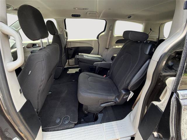 Used 2023 Chrysler Voyager LX FWD image 15