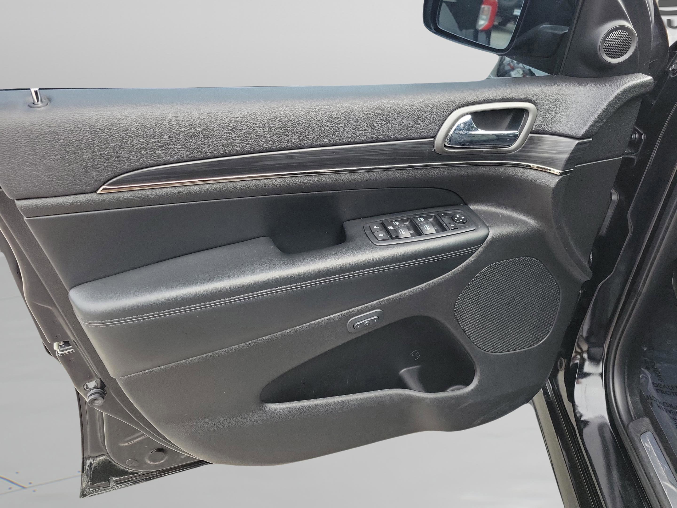 Used 2020 Jeep Grand Cherokee Limited X image 19