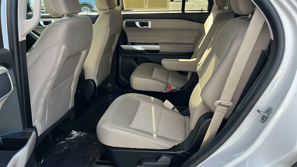 Certified 2023 Ford Explorer XLT RWD image 11