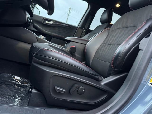 Certified 2023 Ford Escape ST-Line Select w/ Tech Pack #1 image 13