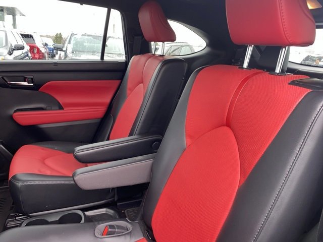 Used 2022 Toyota Highlander XSE image 24