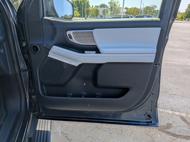 Certified 2025 Ford Expedition Platinum w/ Driver's Package AWD/4WD image 33