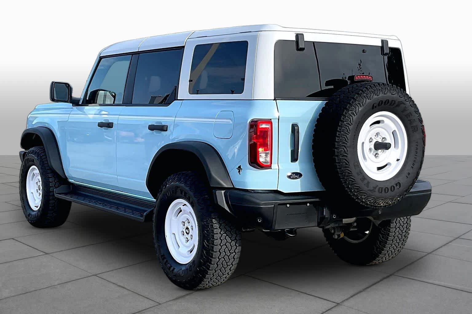 Certified 2025 Ford Bronco Heritage Edition AWD/4WD image 11