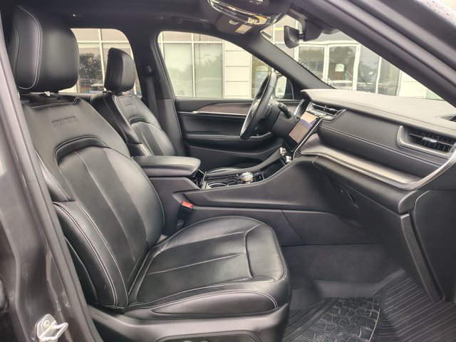 Used 2022 Jeep Grand Cherokee Overland AWD/4WD image 15