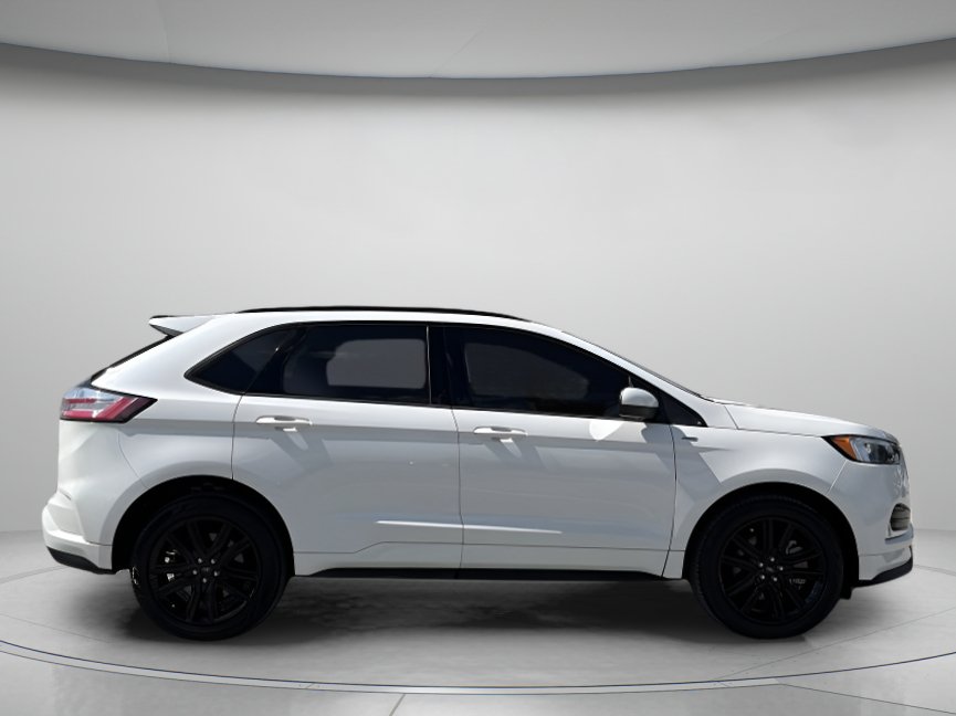 Certified 2024 Ford Edge ST-Line AWD/4WD image 2
