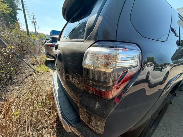 Used 2024 Toyota 4Runner TRD Off-Road Premium w/ Moonroof Package AWD/4WD image 45