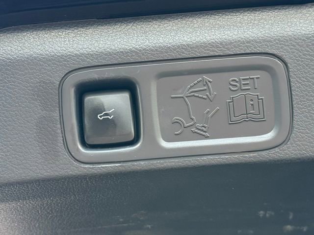 Certified 2023 Ford Expedition Limited image 29