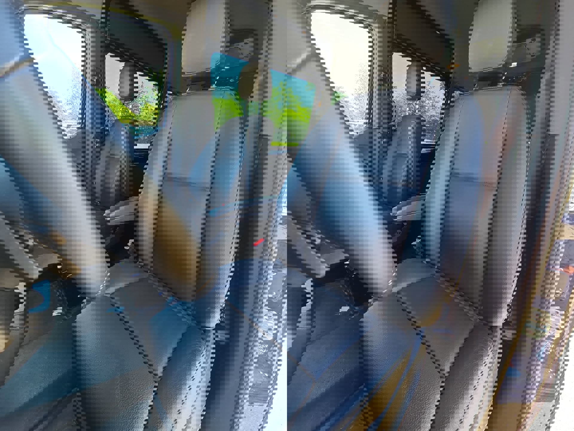 Used 2024 Mercedes-Benz Sprinter 2500 image 11