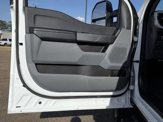 Certified 2025 Ford F350 XLT w/ FX4 Off-Road Package image 15