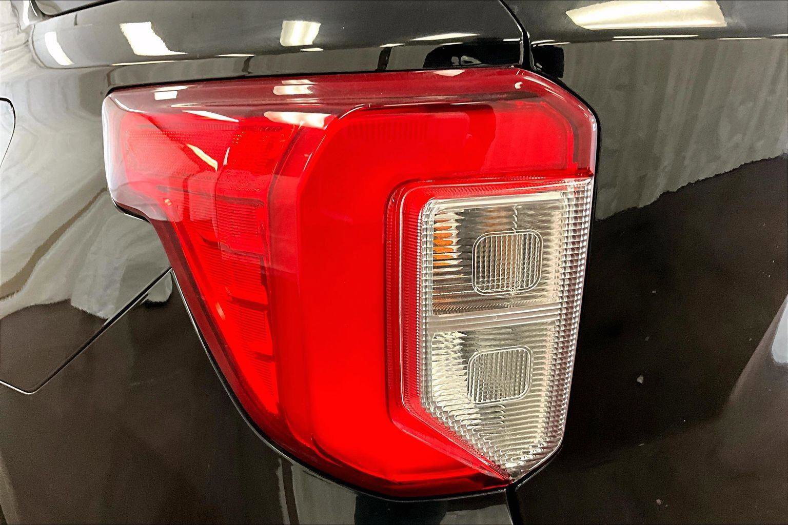 Certified 2022 Ford Explorer XLT w/ Equipment Group 202A image 29