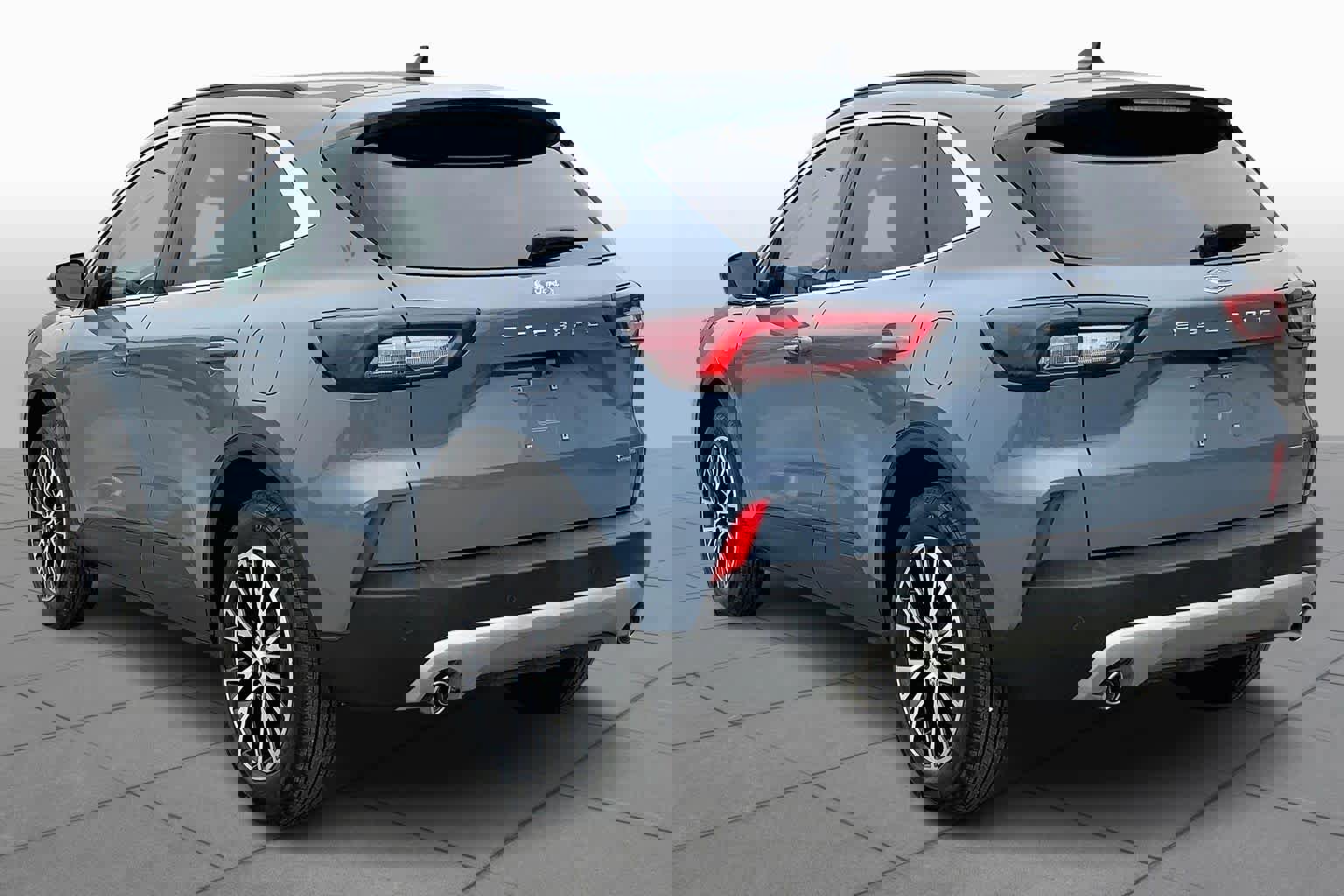 Certified 2025 Ford Escape SE w/ PHEV Premium Package image 11