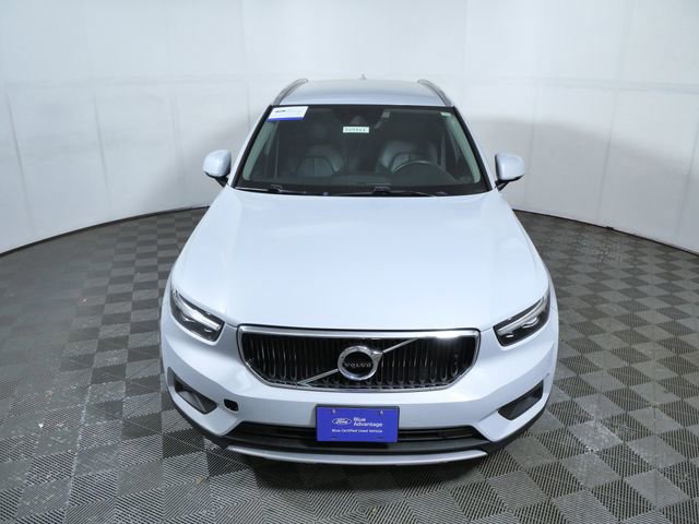 Used 2021 Volvo XC40 T4 Momentum FWD image 6