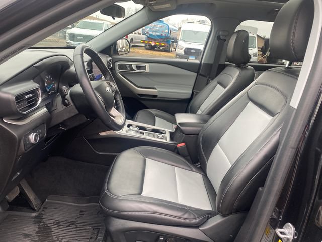 Certified 2022 Ford Explorer XLT w/ Equipment Group 202A AWD/4WD image 15