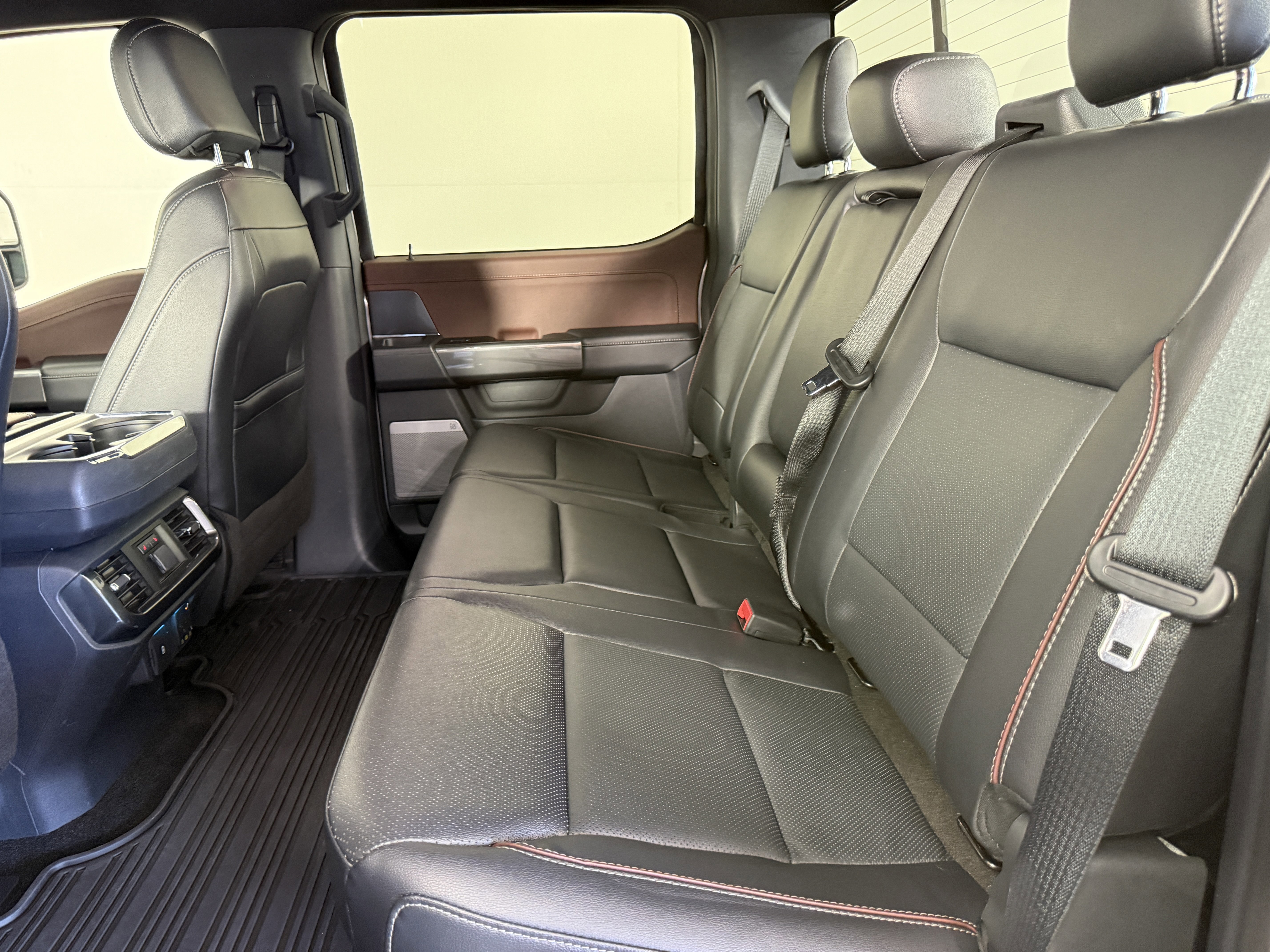 Certified 2022 Ford F150 Lariat w/ Equipment Group 502A High image 14