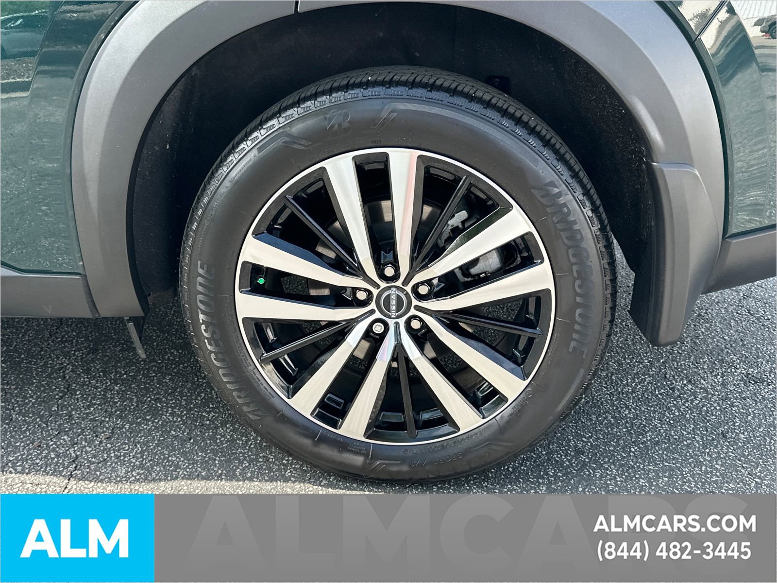 Used 2025 Nissan Pathfinder Platinum FWD image 41