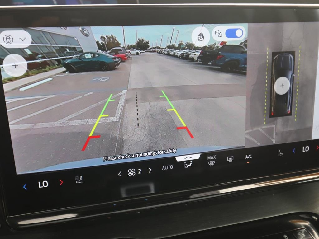 Certified 2025 Ford Expedition Max Platinum image 11