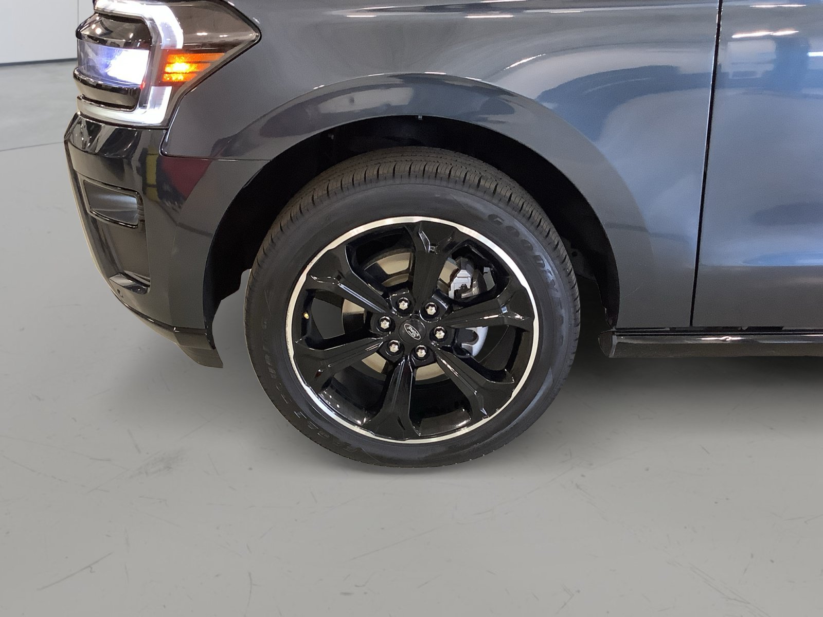 Certified 2023 Ford Expedition Limited AWD/4WD image 8