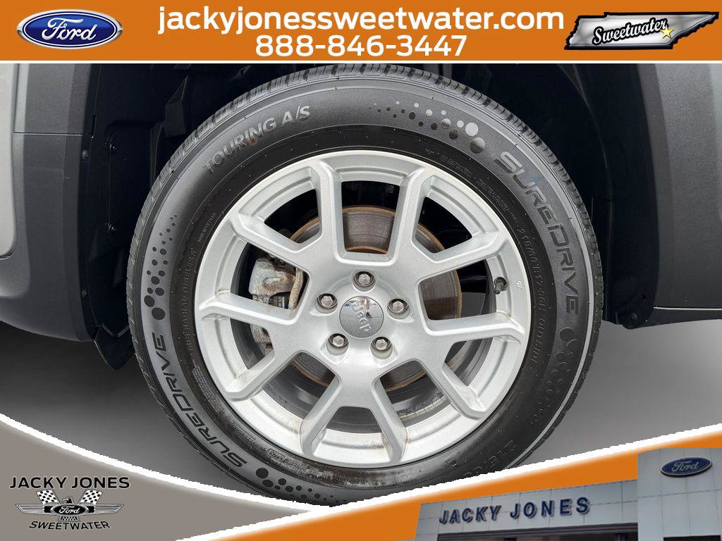 Used 2021 Jeep Renegade Latitude AWD/4WD image 9