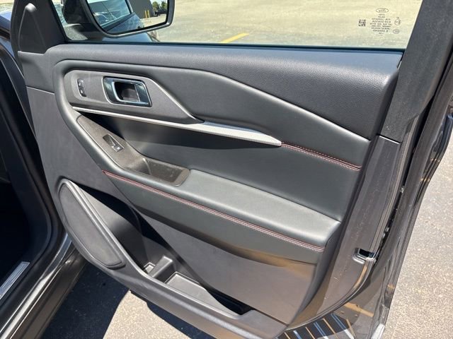 Certified 2025 Ford Explorer ST-Line AWD/4WD image 7